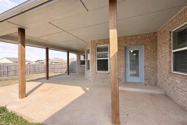 Building Photo - 1421 Hickory Trl