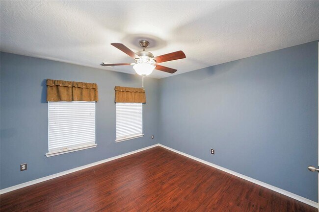 Building Photo - 8406 Oak Villa Ct