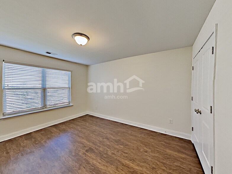 Building Photo - 413 Juniper Bluff