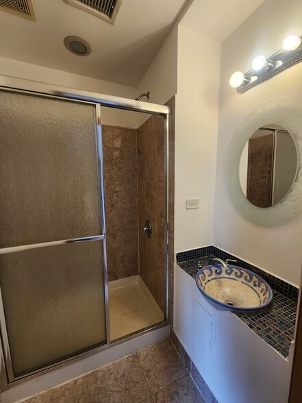 Building Photo - 2404 W Superior St