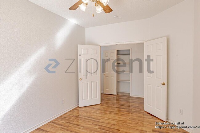 Building Photo - 514 Big Oak Ct