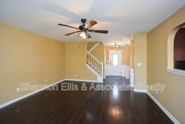 Building Photo - 137 Baywood Crossing