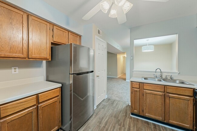 Building Photo - 6017 Treetop Ct