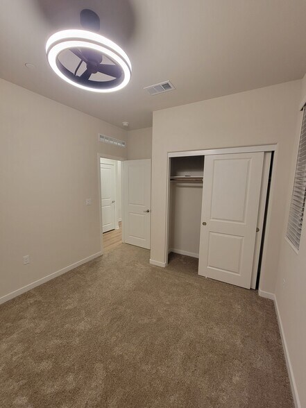 Building Photo - 9531 Hannah Way