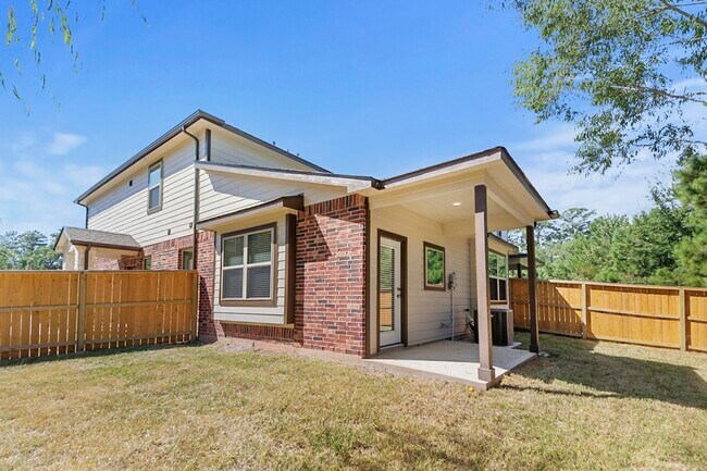 Building Photo - 115 Silver Sky St