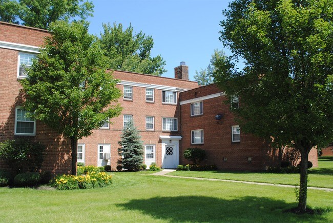 Building Photo - 25501 Lakeshore Blvd