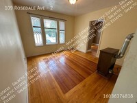 Building Photo - Second Floor, 2 Bedroom, 1 Bath Manchester...