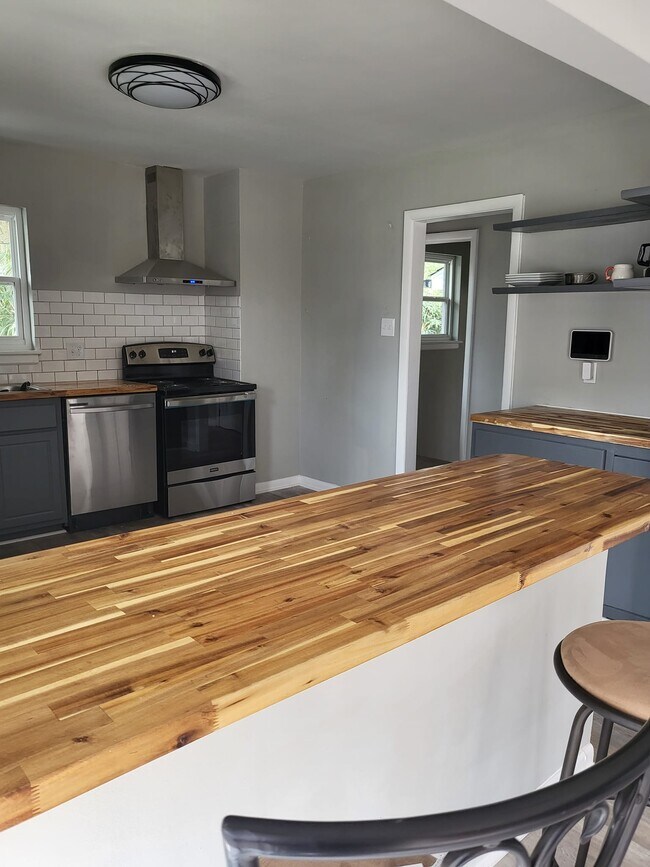 Building Photo - 2602 Fayetteville St