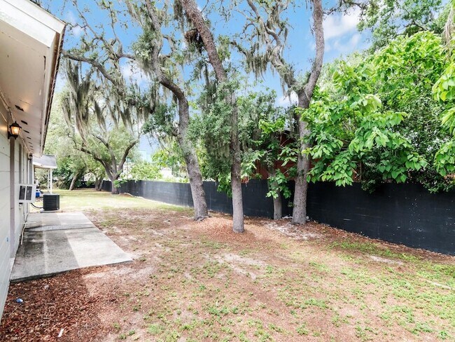 Building Photo - 104 Karde Ln