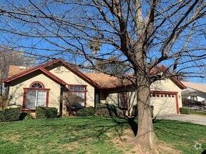 Building Photo - Perfect Location! Steps to schools, Upper ...