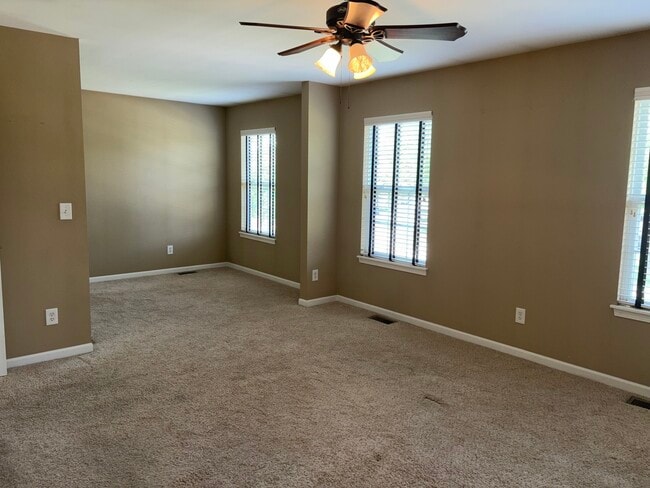 Building Photo - 1729 Ramsey Dr