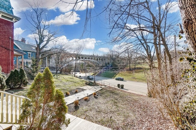 Building Photo - 2114 Kemper Ln