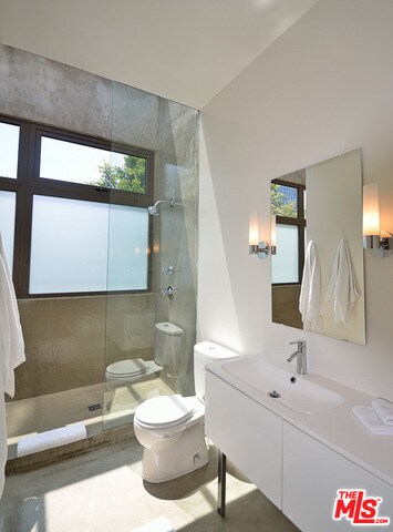 Building Photo - 1849 Fox Hills Dr