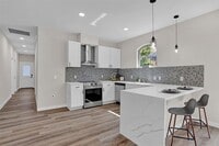 Building Photo - 705 E Hanna St