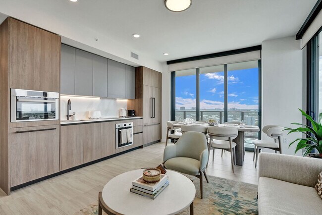 Building Photo - 580 72nd St