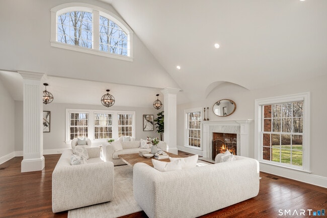 Building Photo - 1421 Oenoke Ridge