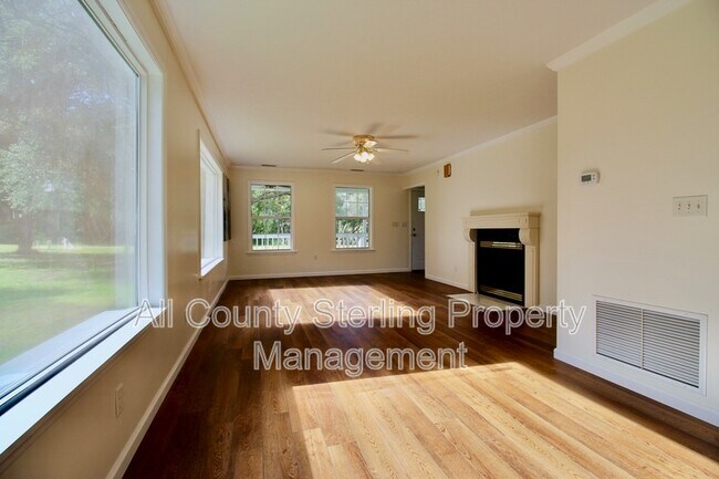 Building Photo - 3581 NW Bur Oak Pl