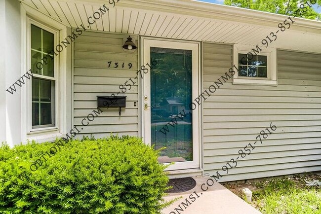 Building Photo - Available NOW in Raytown
