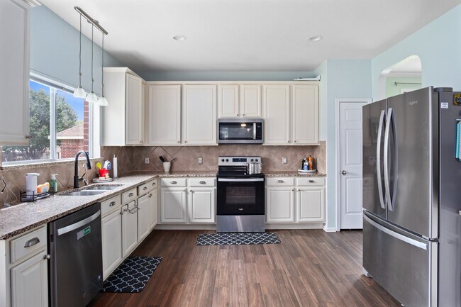 Building Photo - "FREE 2 WEEKS RENT! Spacious 4-Bedroom Oasis with 3.5 Baths at Harker Heights - 3,070 Sq Ft of Co...