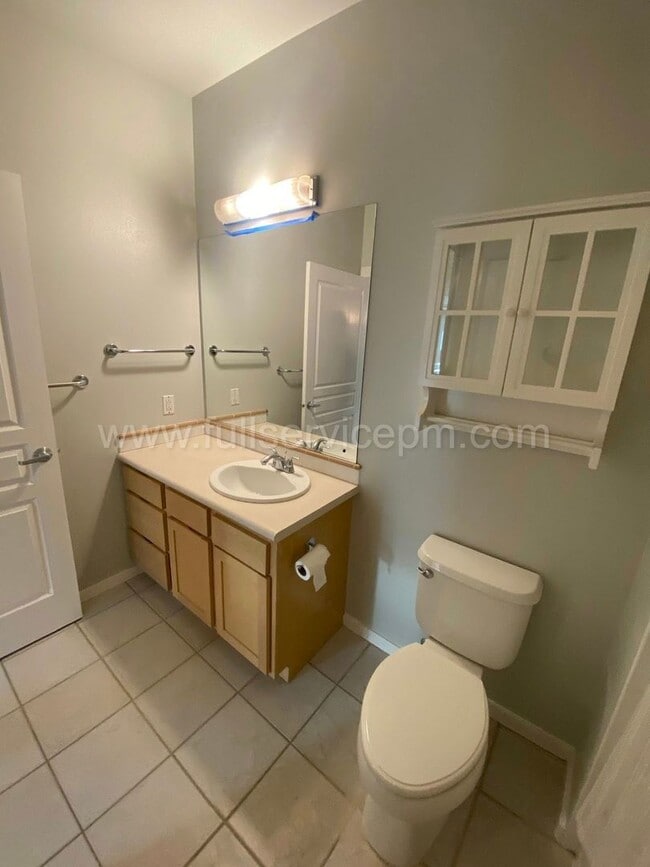Building Photo - RARE OPENING at Waterfront Landing – Spacious Waterfront 1BR w/ Private Deck, Views & Direct Pike...