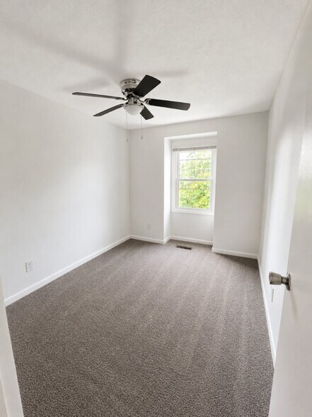 Building Photo - 2606 Wayside Dr