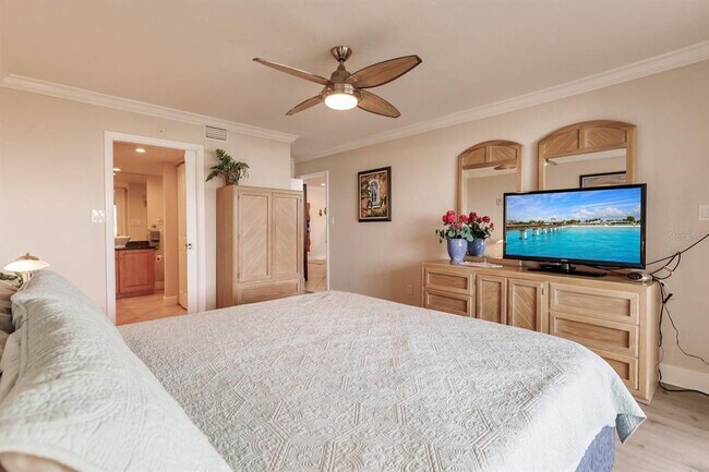 Building Photo - 1125 W Peppertree Dr