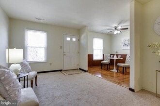 Building Photo - 557 W Diamond Ave