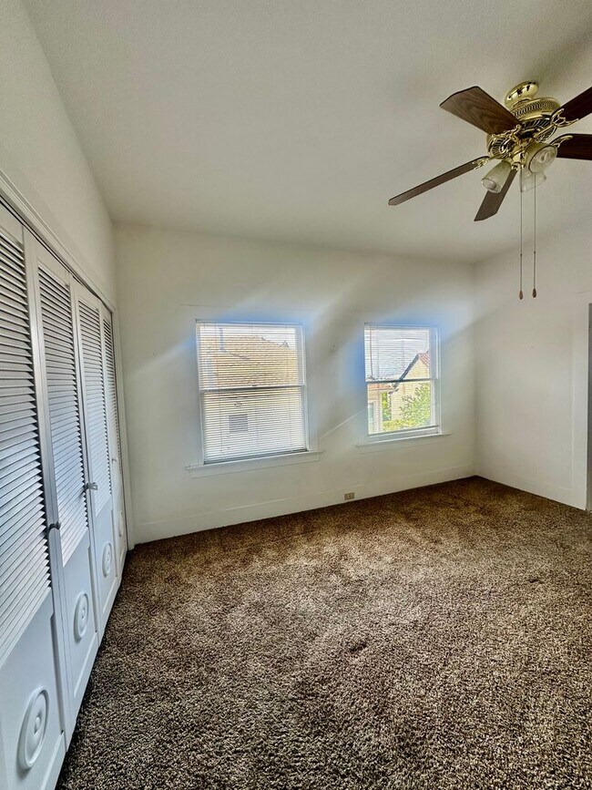 Building Photo - 6bedroom house full of charm steps from UC Berkeley!