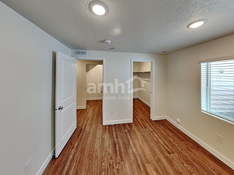 Building Photo - 3453 N Annabell St