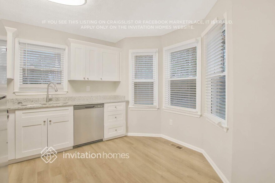 Building Photo - 92 Oak Landing Dr S