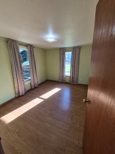 Building Photo - 1248 NW Ellan St