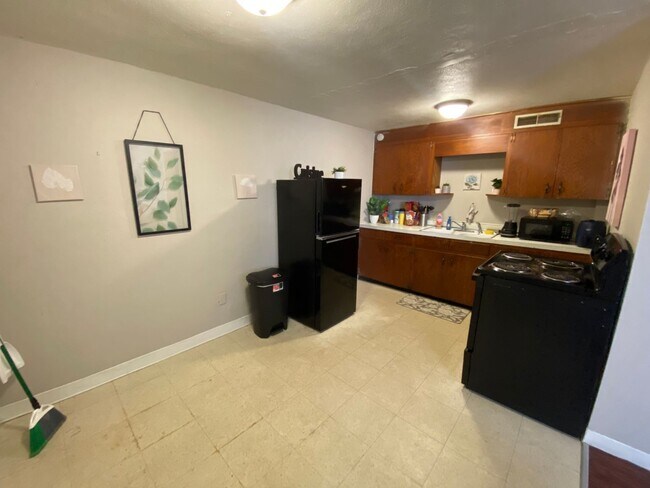 Building Photo - 2362 Airport Dr