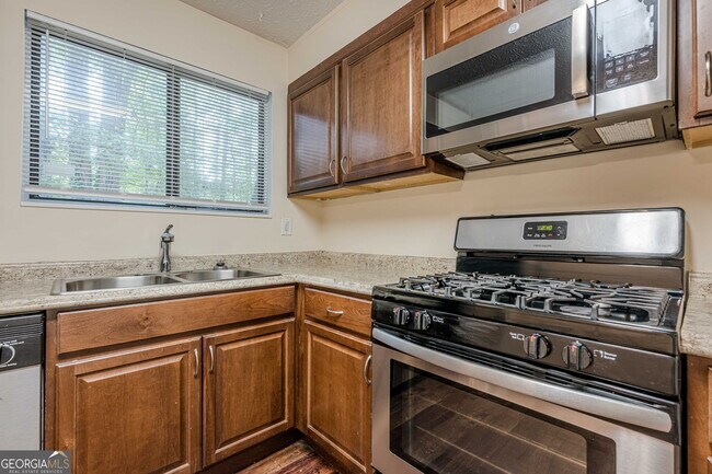 Building Photo - 3256 Brisbane Way