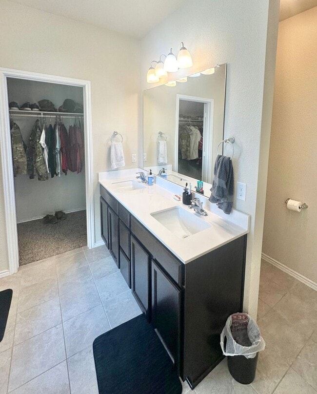 Building Photo - Beautiful 4 Bed Home in Copperas Cove! AVAILABLE SOON !