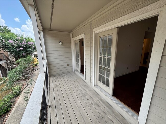 Building Photo - 2001 Bering Dr