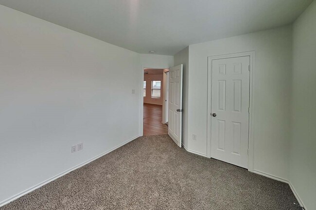 Building Photo - 18755 Faustina Way