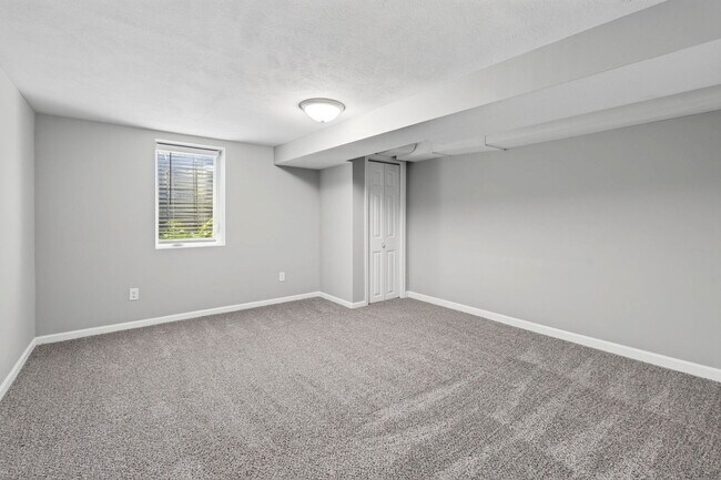 Building Photo - 7629 Pinkney St