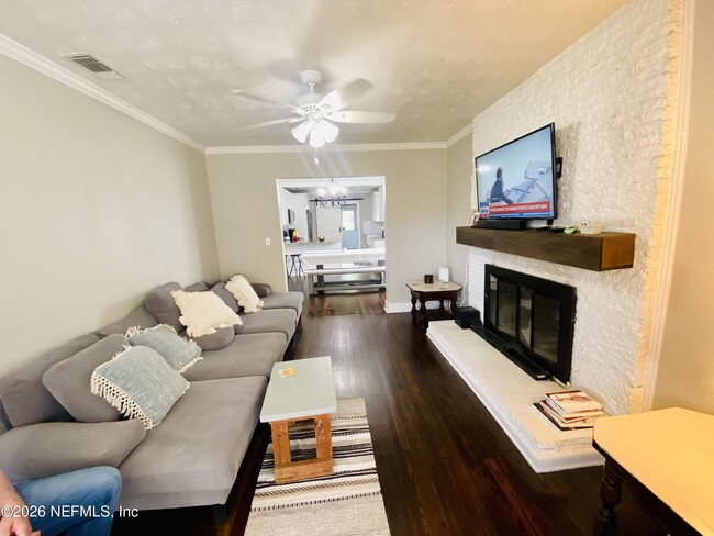 Building Photo - 4808 Lawnview St