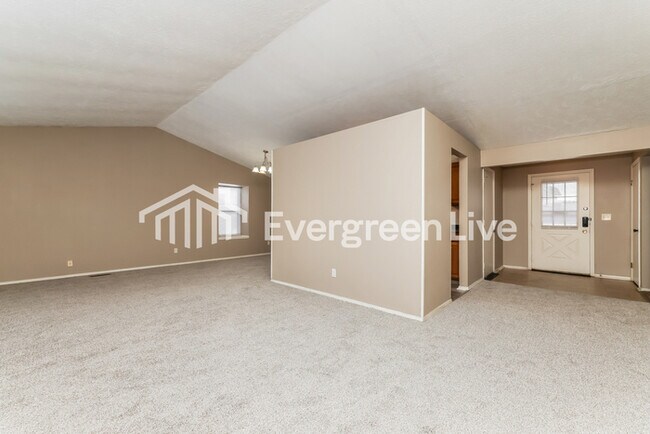 Building Photo - 5699 Waynegate Rd