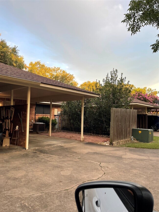 Building Photo - 2100 Austin St