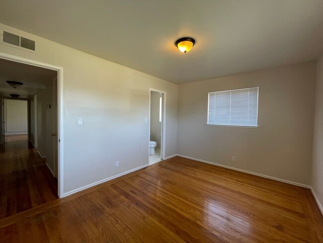 Building Photo - Single Story 3 Bedroom, 2 Bath Single Story Home with Huge Backyard!