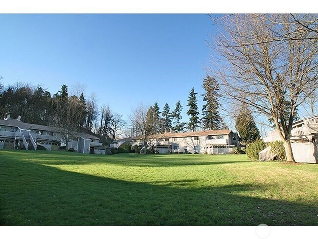 Building Photo - 2Bd/1Ba Kirkland Condo