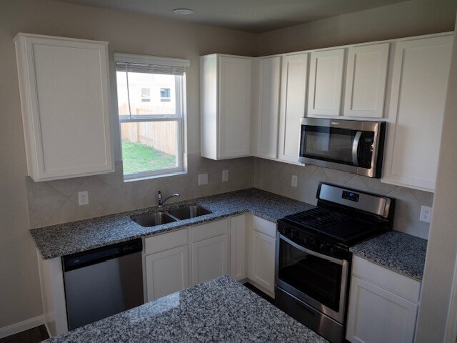 Building Photo - 2533 Sturgeon Wy