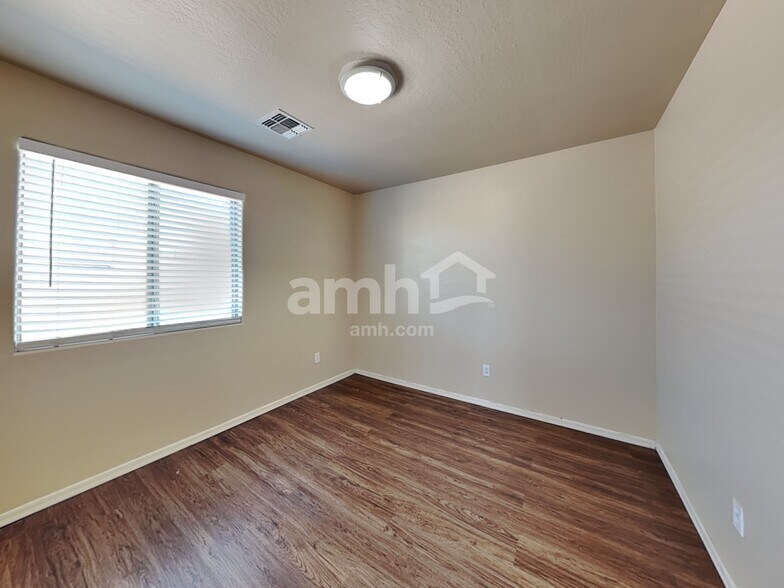 Building Photo - 1859 W Desert Canyon Dr