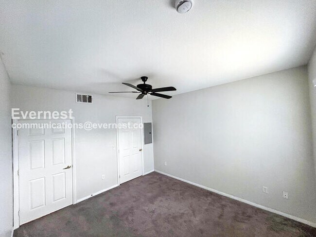 Building Photo - 6955 N Durango Dr