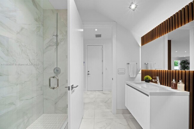 Building Photo - 9730 NW 75th Terrace