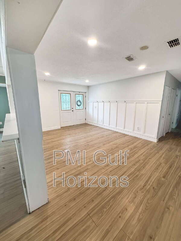 Building Photo - 6606 Hampton Rd