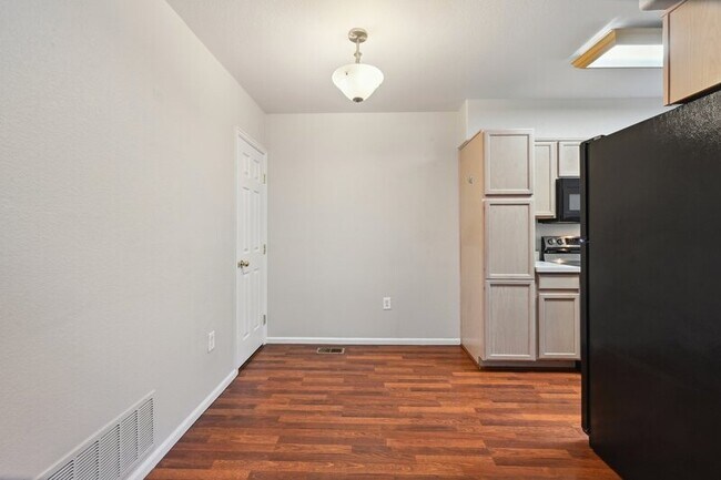 Building Photo - 2434 W 82nd Pl