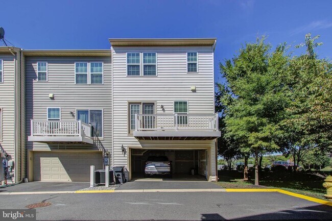 Building Photo - 7001 Trek Way