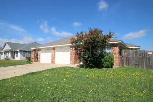 Building Photo - Thunder Creek Duplex